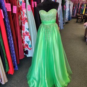 Jolene 13131 Size 2 Lime Prom Dress